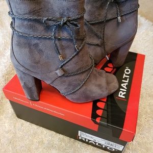 ⚓Rialto ~ Mila Grey Suedette Booties